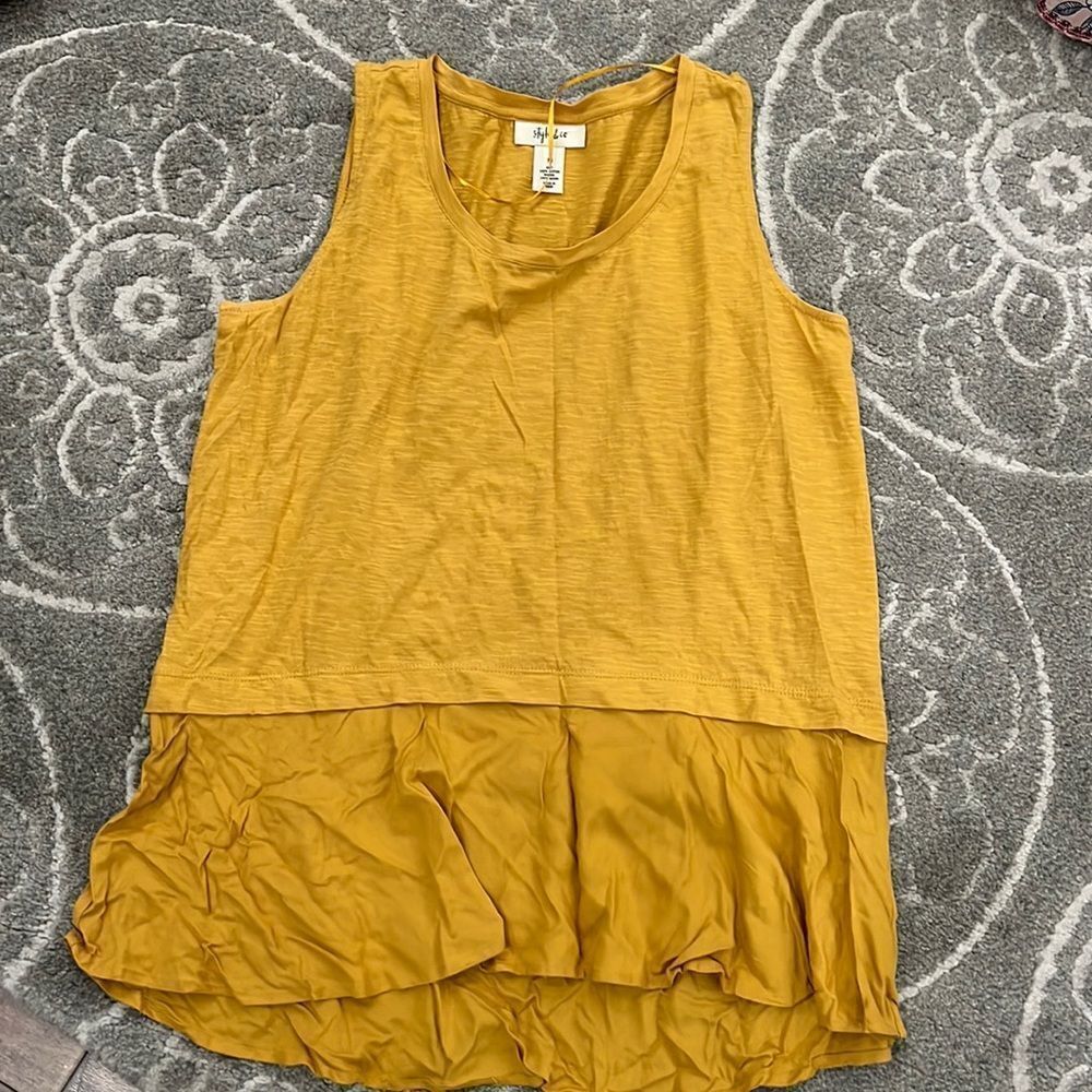 Style & Co. Sleeveless Tanktop - Size M